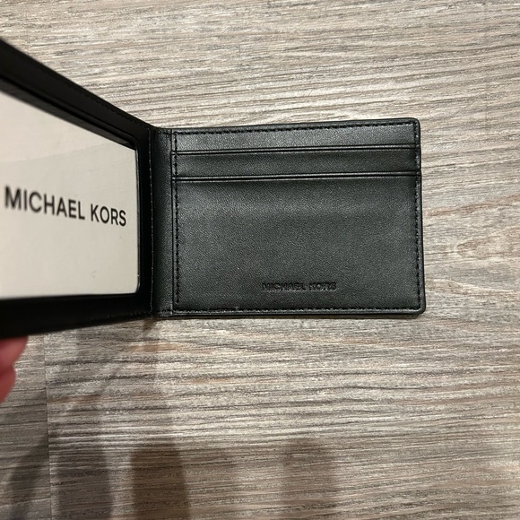 MK Men’s Wallet - Picture 2 of 5